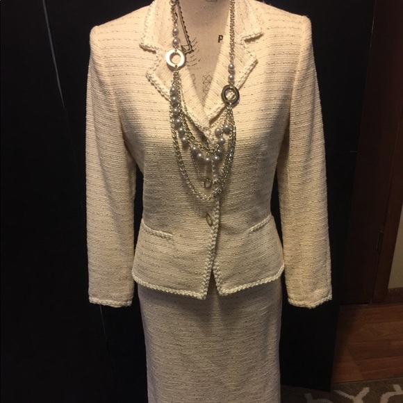 Albert Nipon Dresses & Skirts - Vintage Albert Nipon size 4 suit